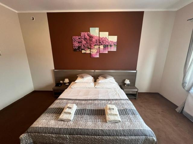 Magnolia Hotel&Restauracja يافور المظهر الخارجي الصورة